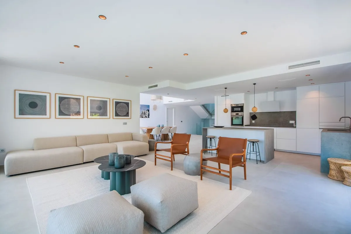 1360b4c9-e082-4e9d-841c-61c6237fc02f