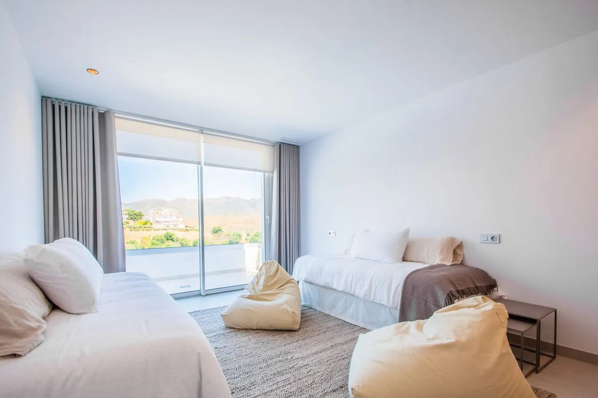 d656f104-1ab0-41fb-becb-b67646f8b428