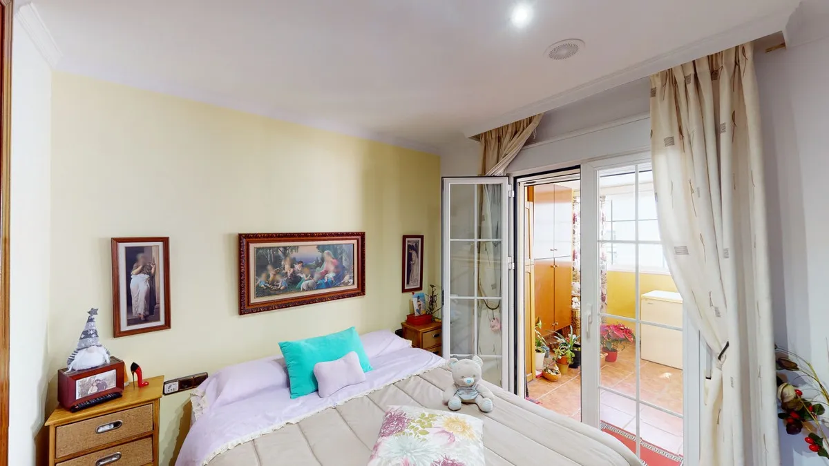 f4f3d903-bdb4-48d0-9638-a2df048cd0f8