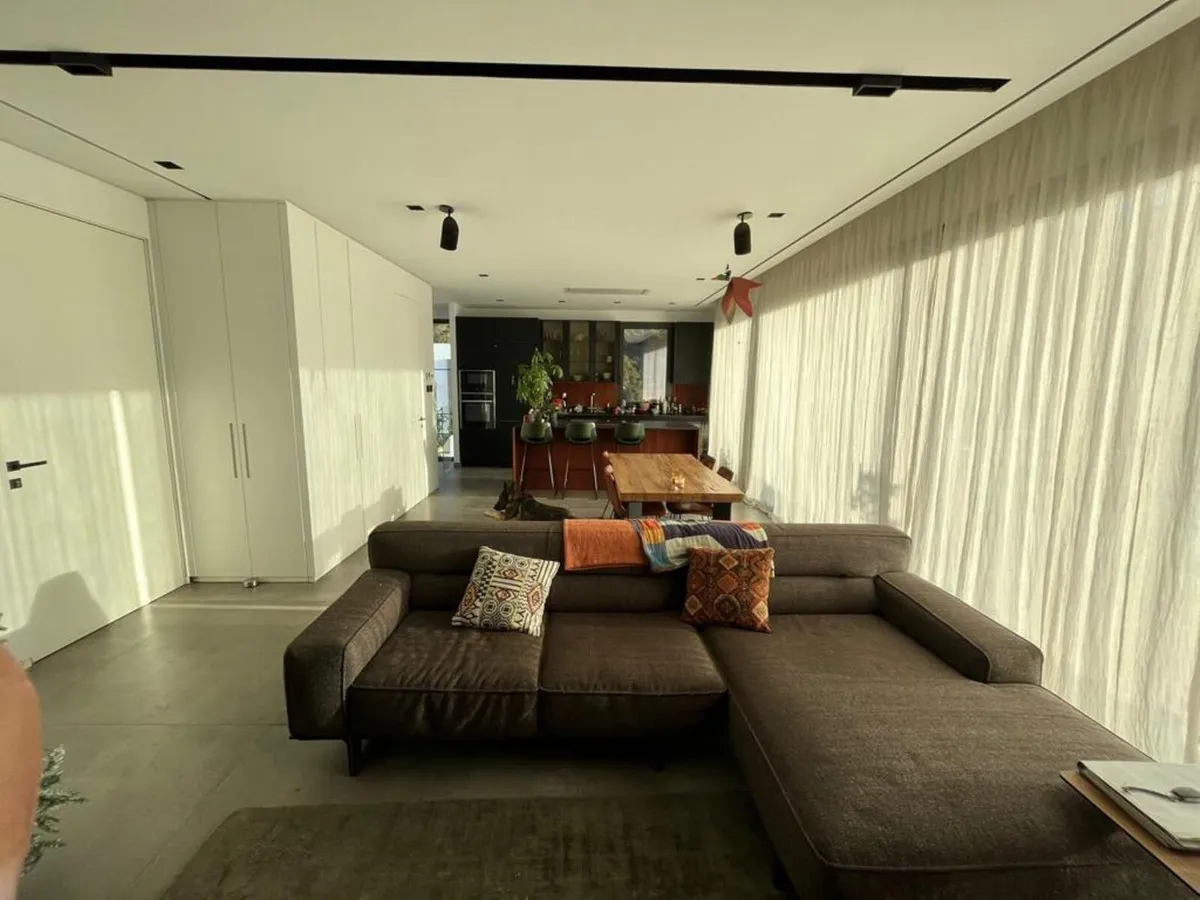 1c7cf8da-150c-4e0c-bda5-a2179499b13b