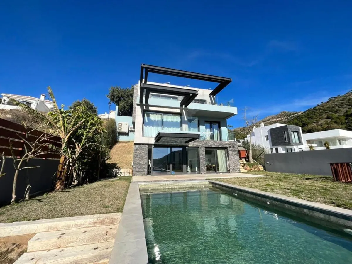 1e1de5f0-e585-42f6-9989-2180f0b4bf19