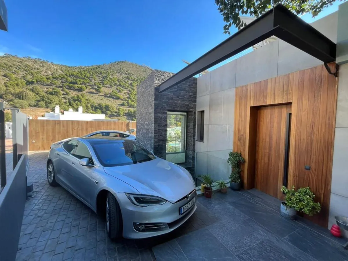 ab2916c8-1f6b-49b9-840e-7251b4a9f9b2