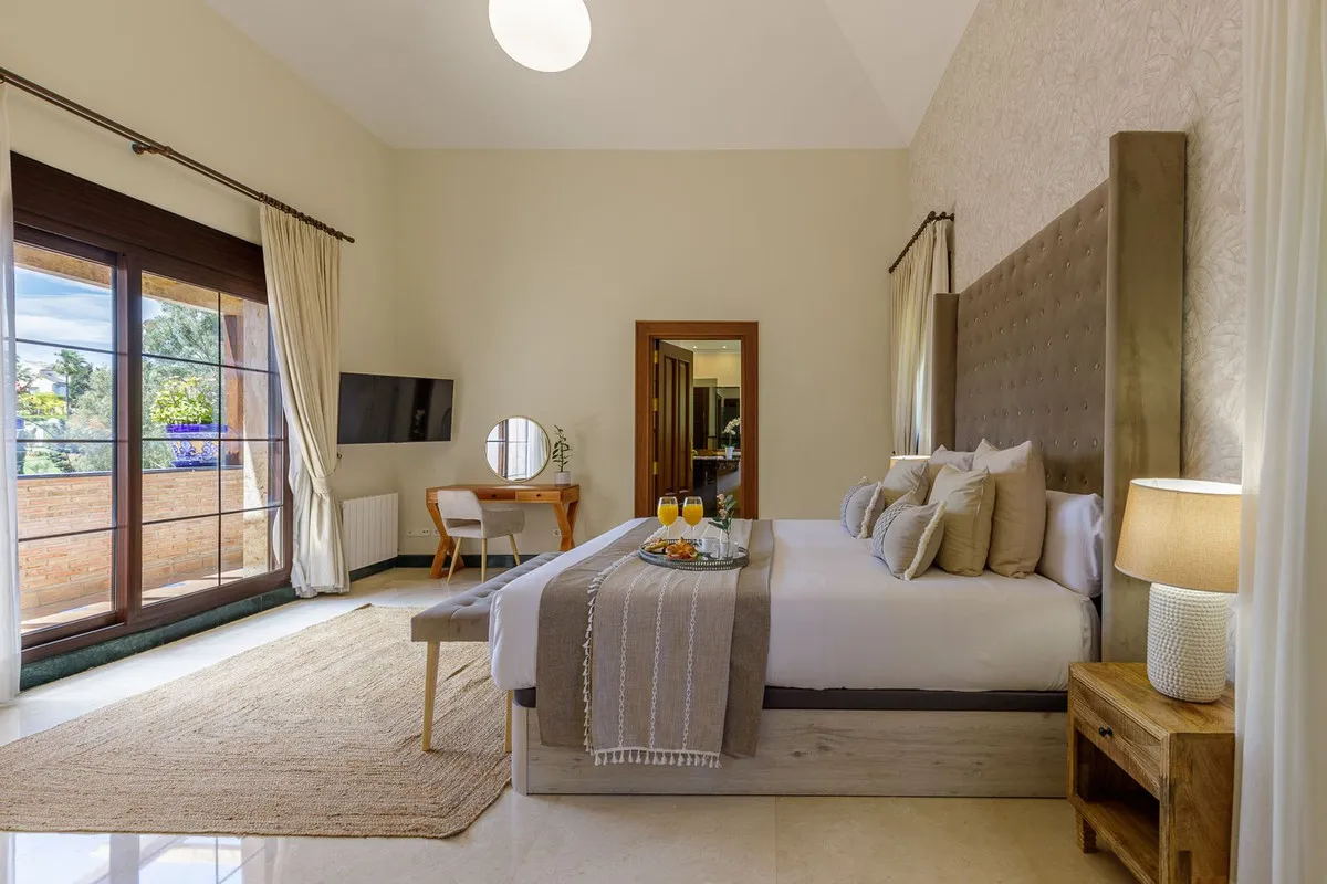 a1e057c5-e02e-471a-8e01-7df4acb0f726