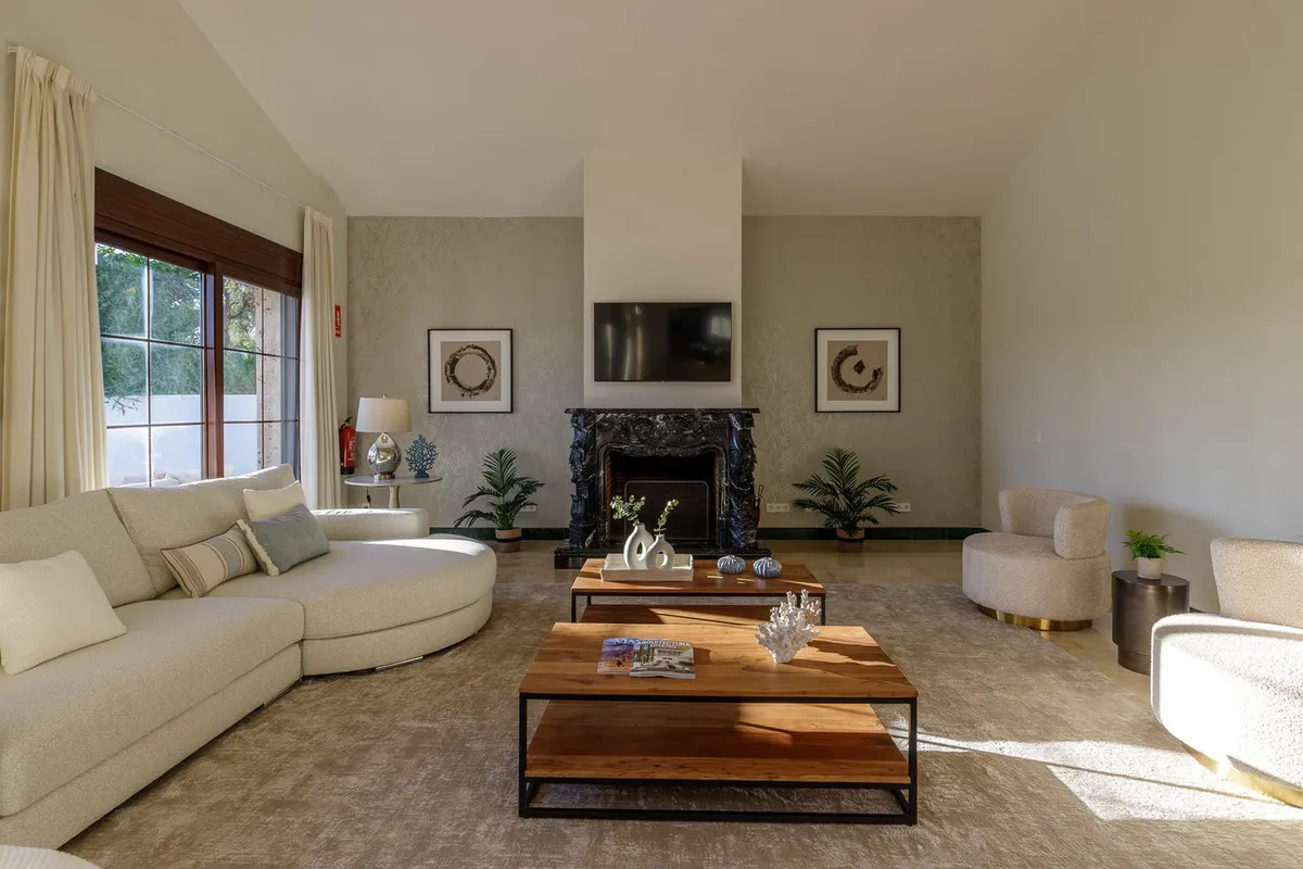 f56e9f25-61d6-44f2-9ce1-9009015605e1