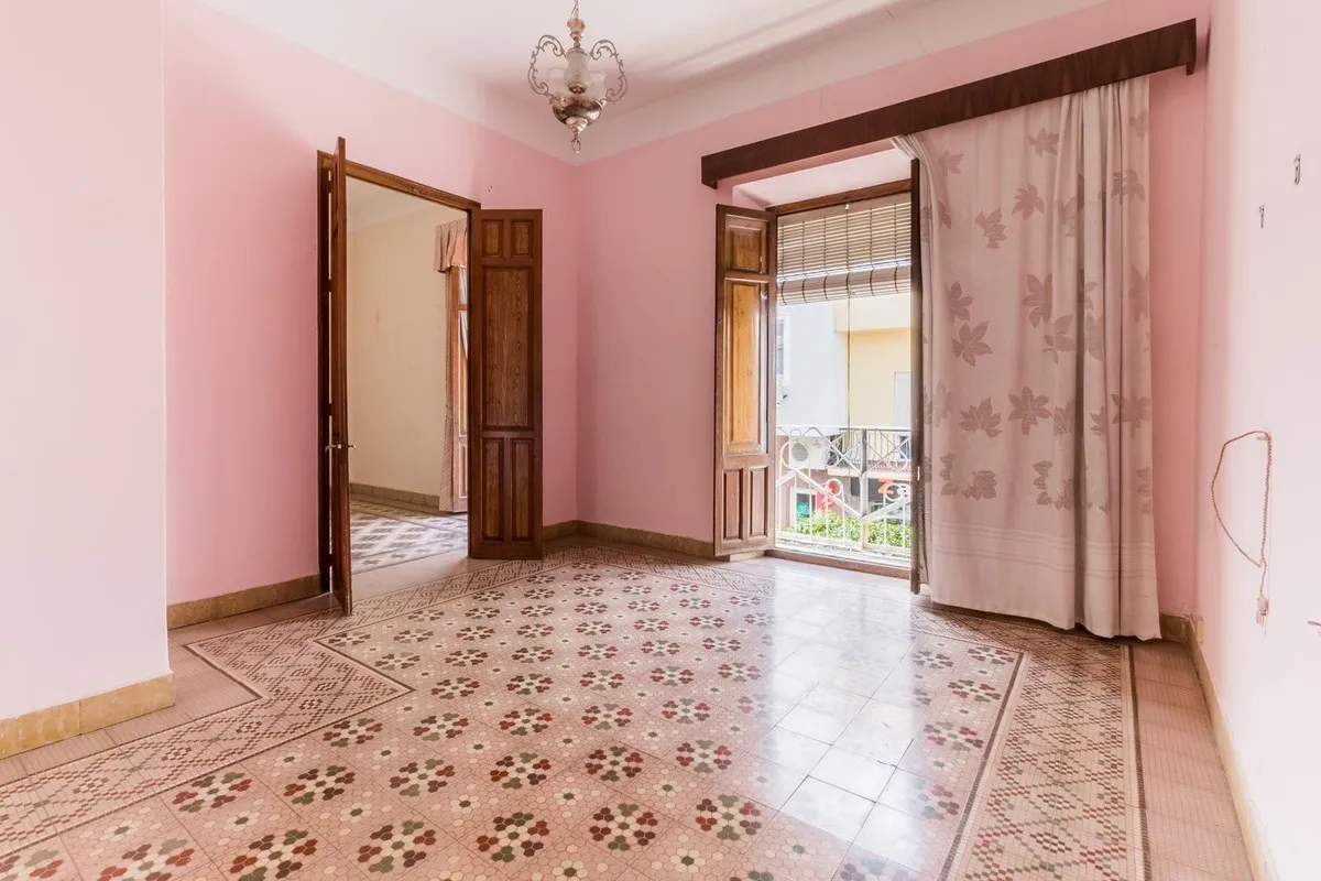 64dc2ec5-577a-4c44-bf6a-a6478e8f8fef