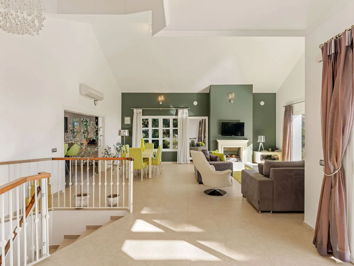 59c5b280-5bc9-4d35-974f-f650fffdb685