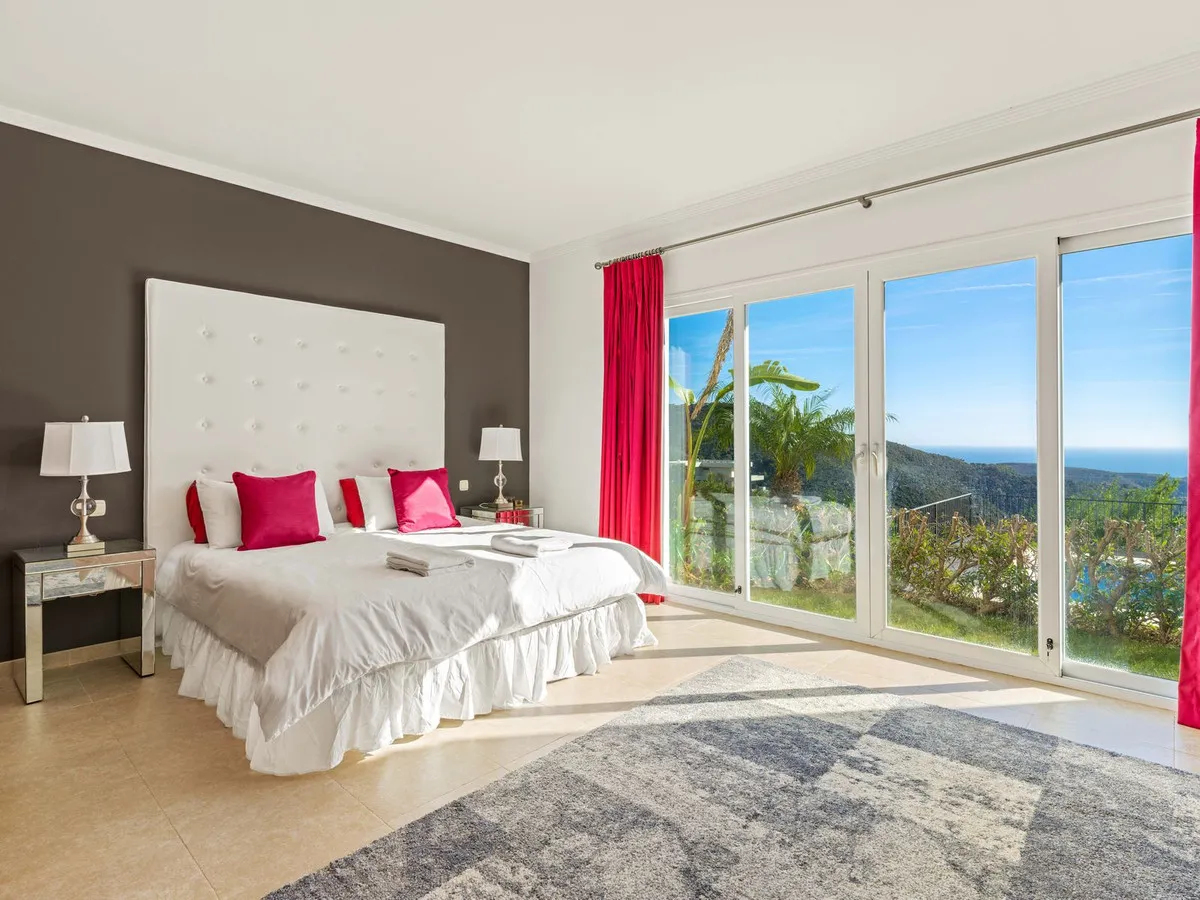 97cac6ae-cbe8-4c64-939a-3f134eaa4d9e