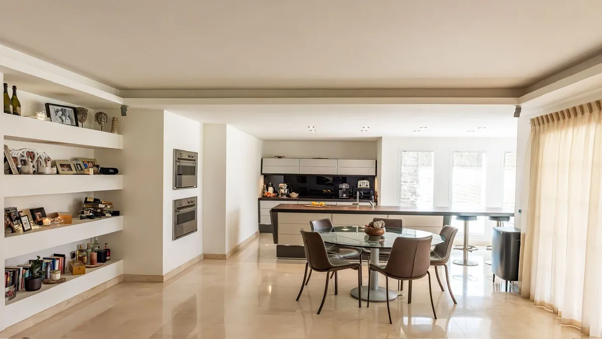 00c6bf4e-d7f5-4425-9b63-1751f67a3b47