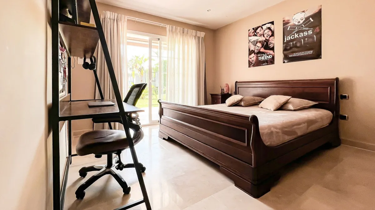 fb02350b-d41f-454b-8b2a-aec82c37a6e8