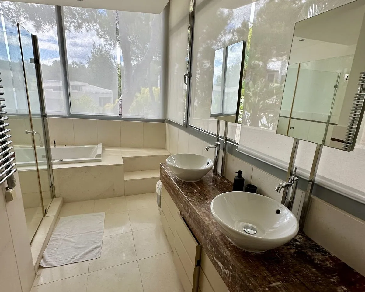 6d677d82-5b19-452d-90be-41306bd7b5b6