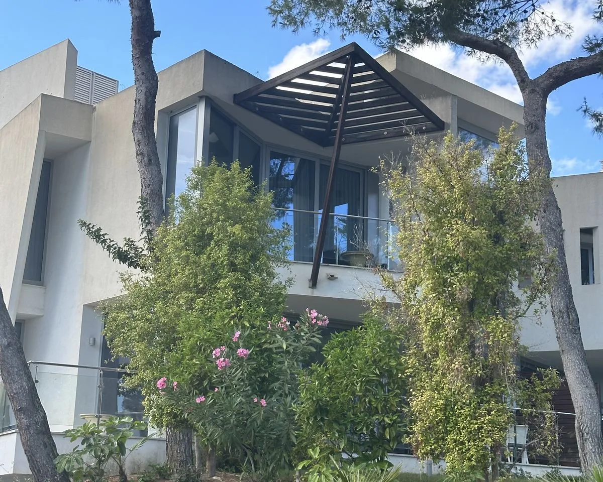 7828daea-d6c1-40a5-9995-93a13d2c2750