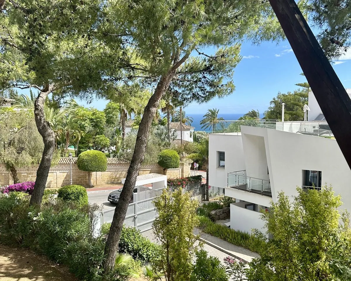 a65245b3-2883-44b4-8a41-96e7d9e3b21f