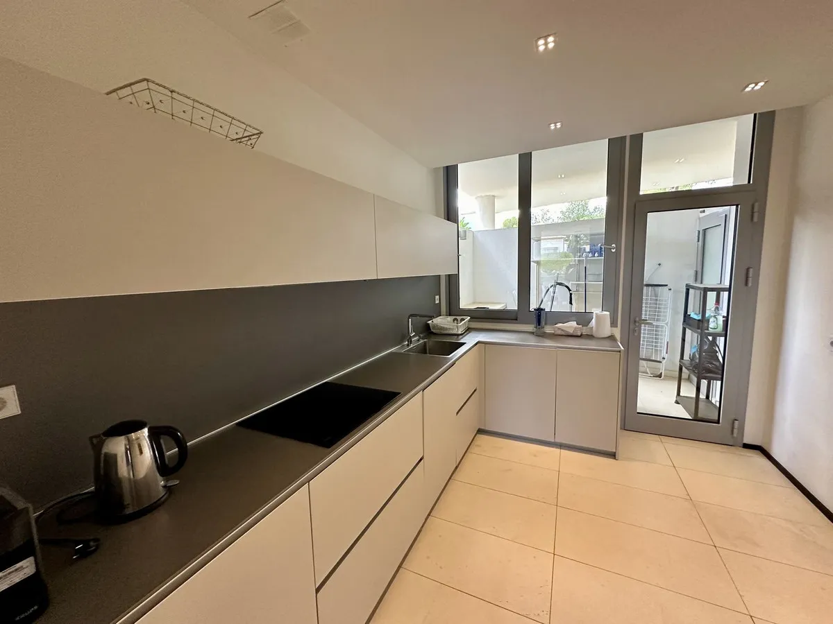 b9f660e1-9f2a-4675-9e7a-ce6fc7e2b104