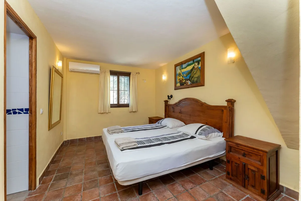 84319517-1d33-4203-bfa1-194ef68e917b