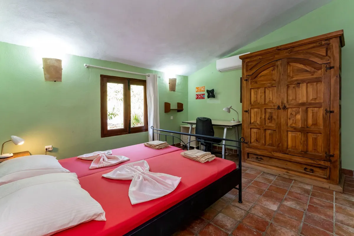 acf8582f-b972-4d62-8cb3-47e3cf751d8c