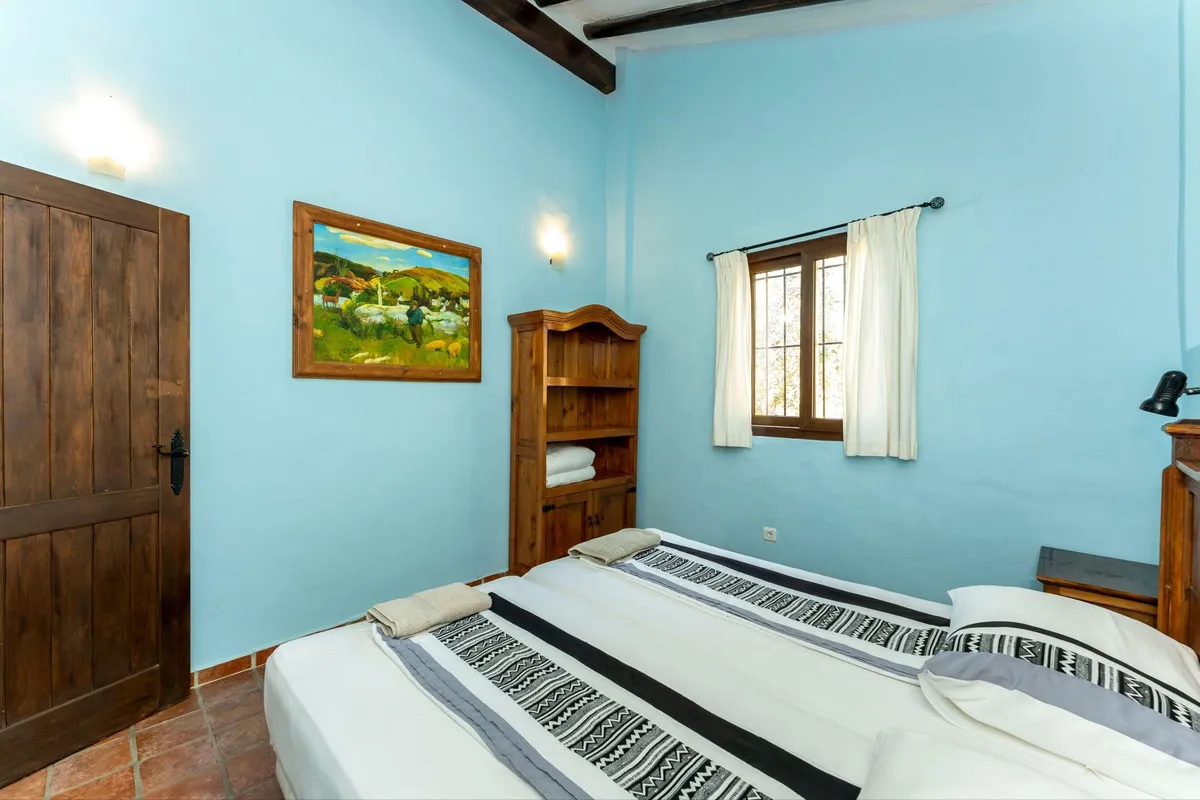 f5d3eecd-76b2-4168-94d5-0183cf4b079e