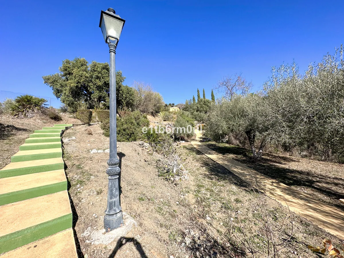 52b8acfc-48a2-4c66-88f3-9a41a9de2baa