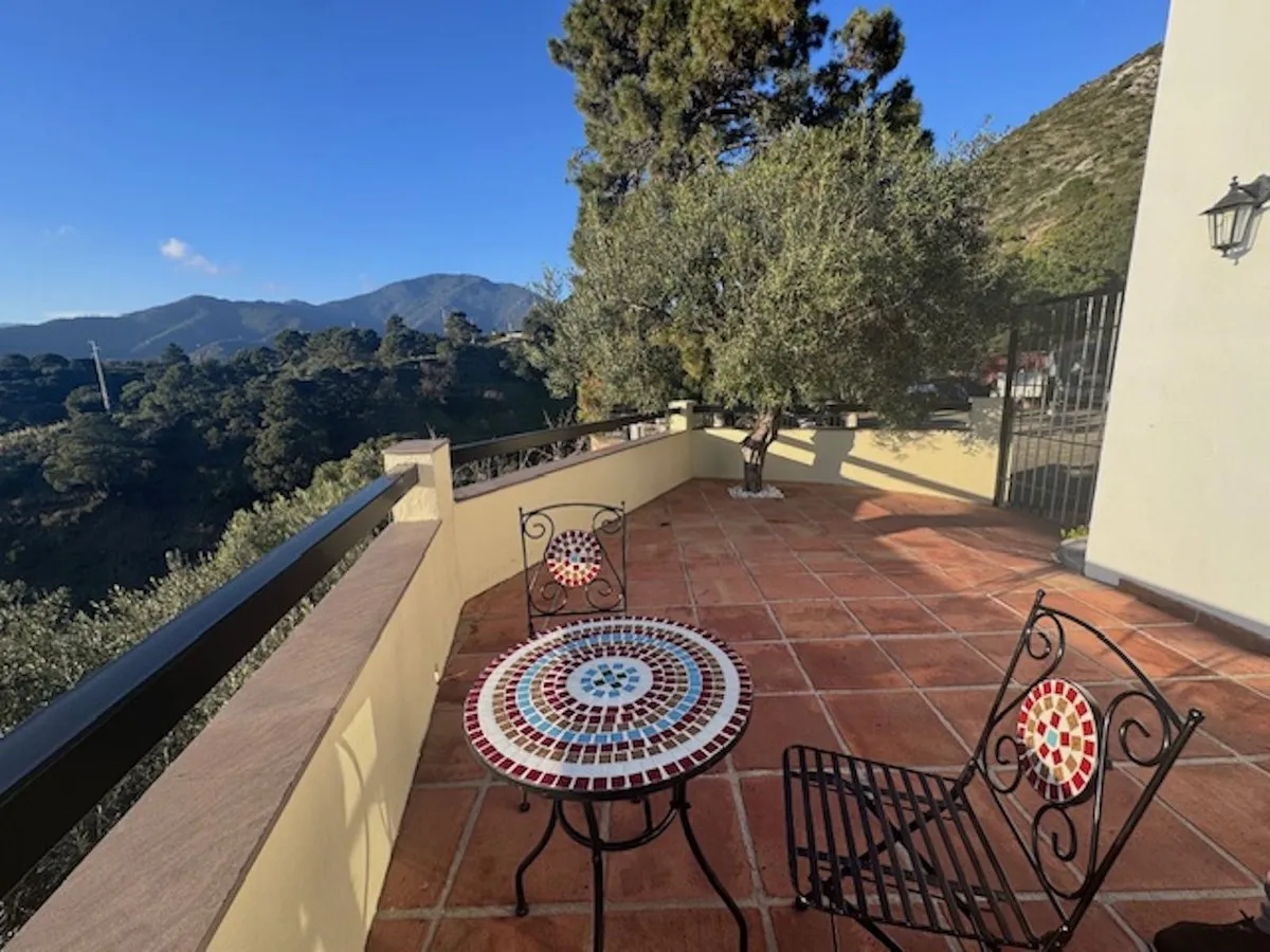 9f4e1242-225d-4ca2-9478-3123495b5cc9