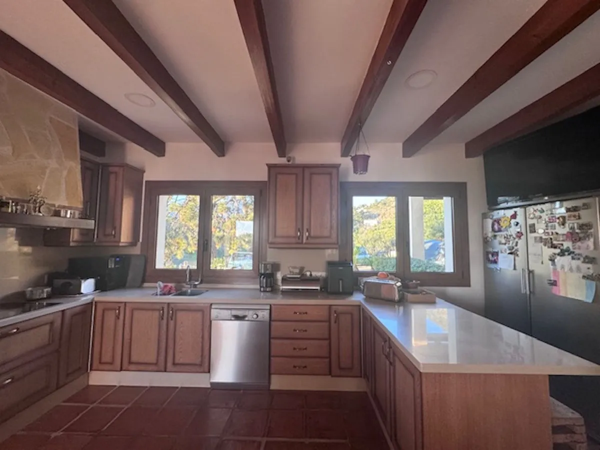 a0977b42-6809-4efa-914e-d5991bacf4df