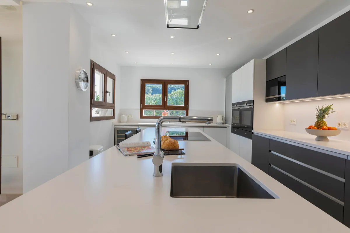 a2757e27-e02a-4219-8d13-07148f7c2670