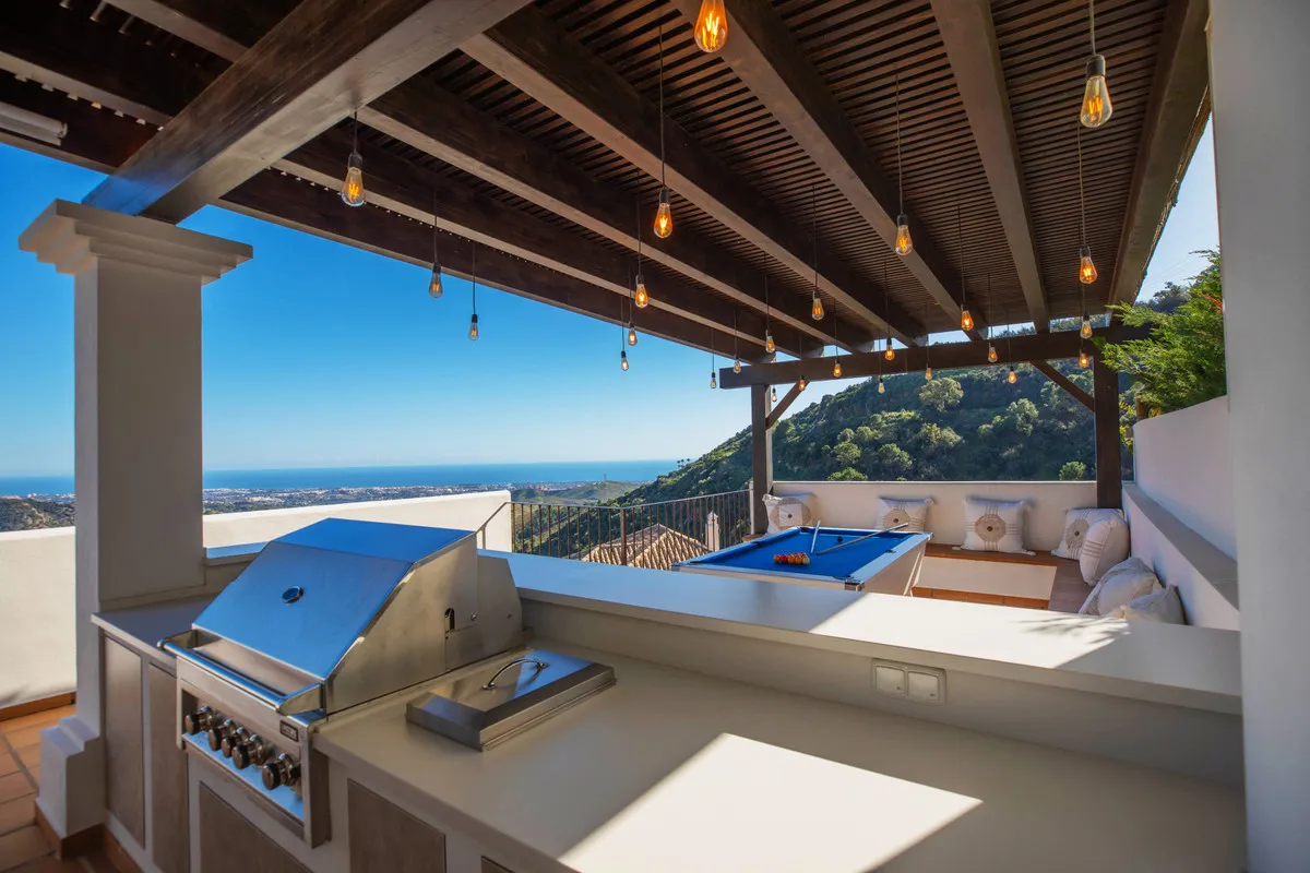 ef558ba1-34d8-45de-85cd-94d7fa1b690f