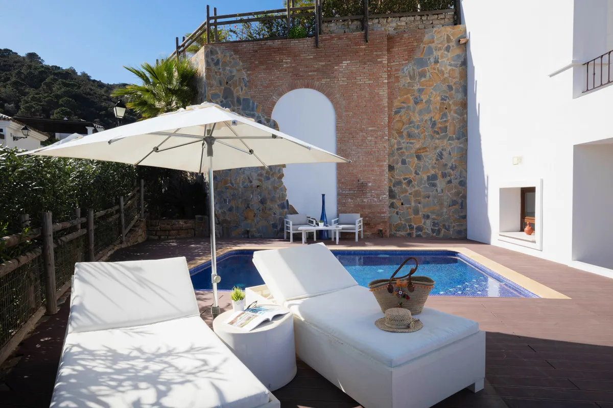 f79dc9e4-5907-4bd4-9ef4-afdd04f46e18