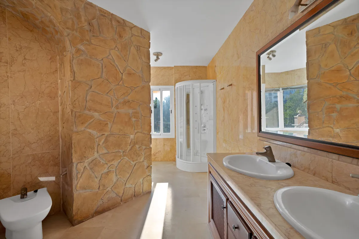 16b16e59-fdfe-414f-8bf9-462c4d03b9ab