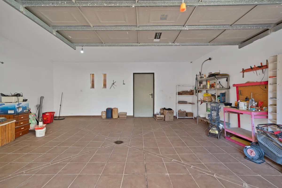 f11642b8-8e43-4cae-b416-cf9084ef8053