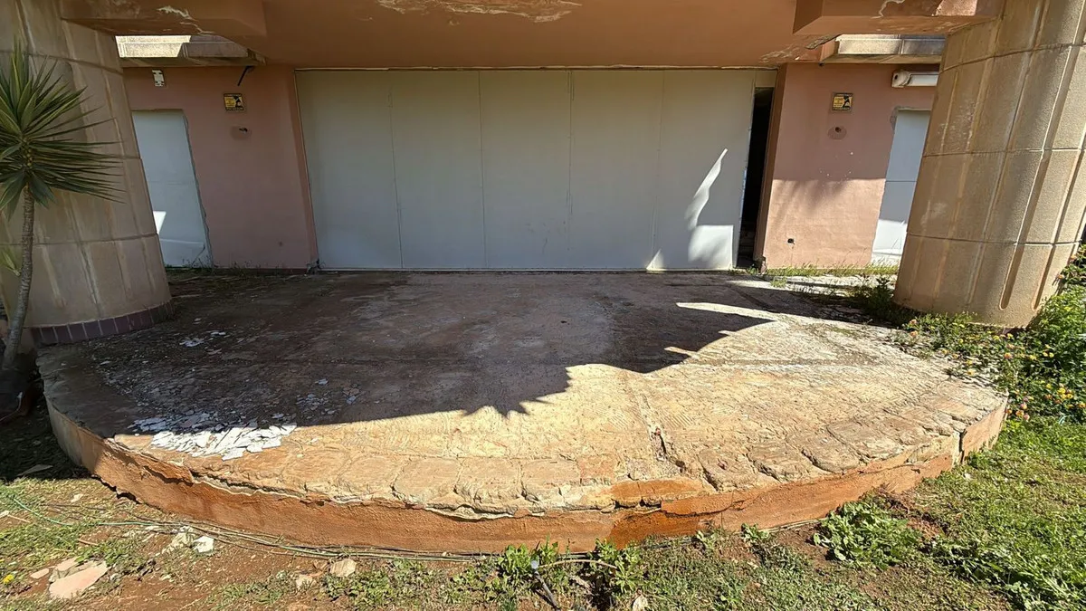 d9e31a1e-97b9-414b-a30f-b4aa24985766