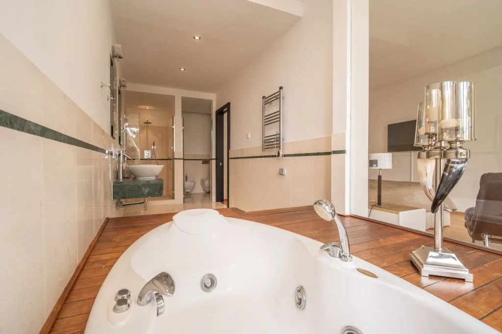 2e664cea-94cc-46b6-8bbb-0631e437a785