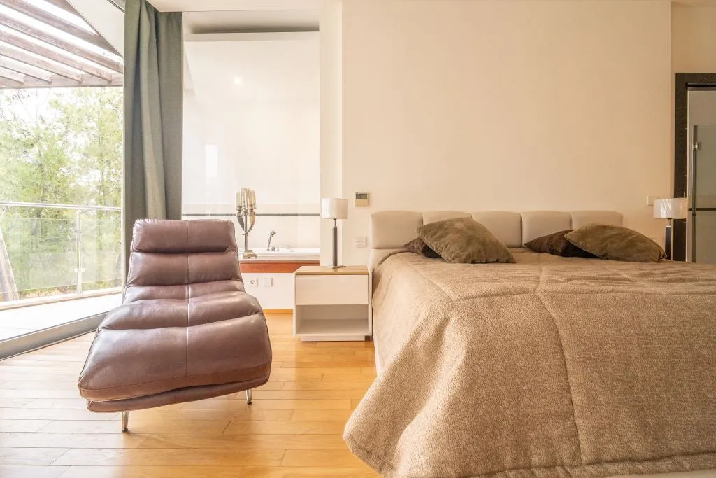 6153dc99-490b-413a-97c0-981425b895f4