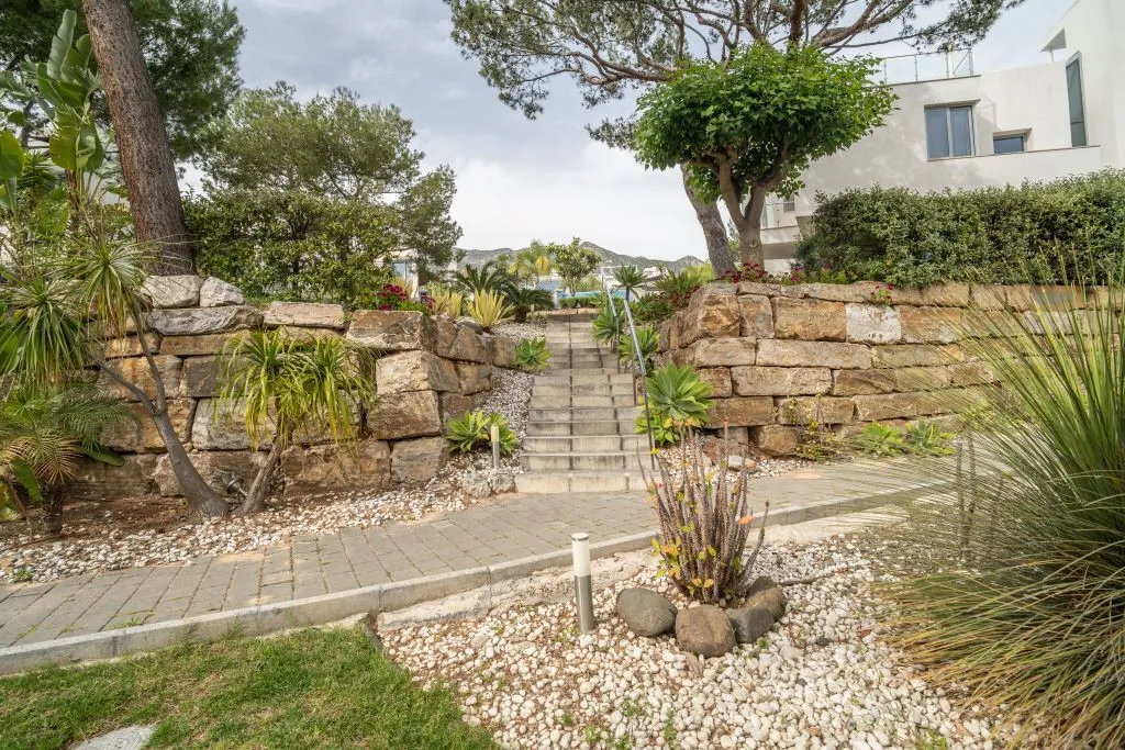 9f60ba1e-8438-4993-9753-f0781a58e844