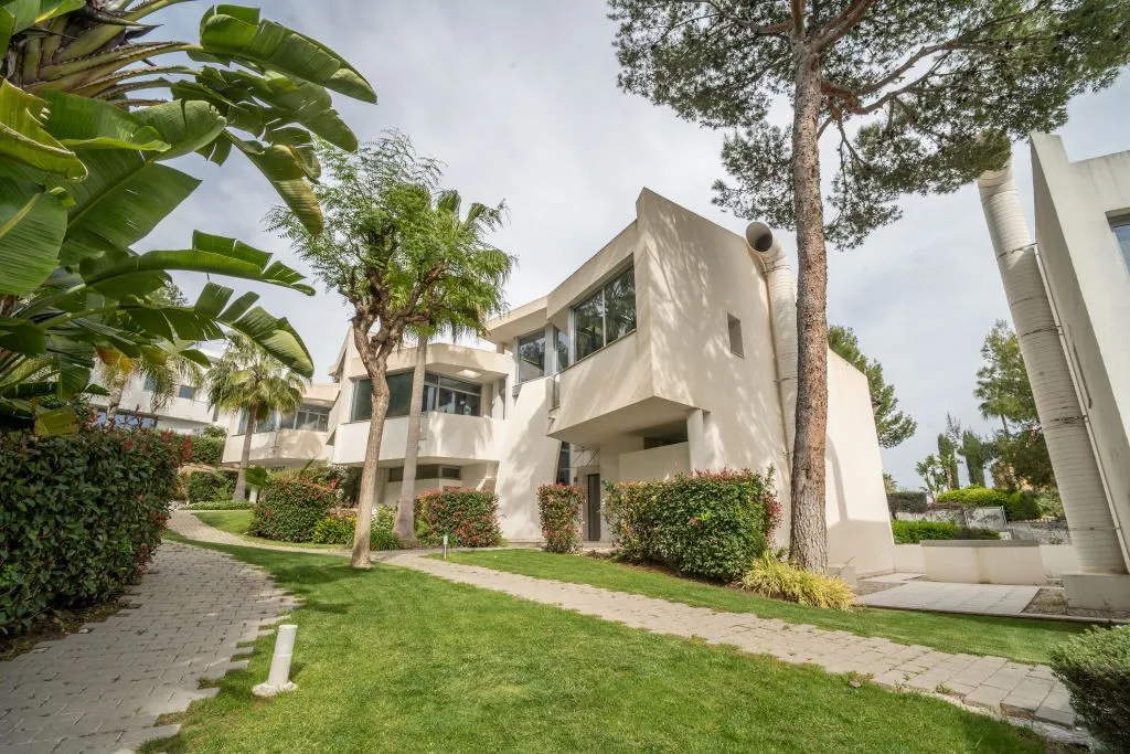 9fdaba3b-1626-4e62-b5fe-477d27b57b8c