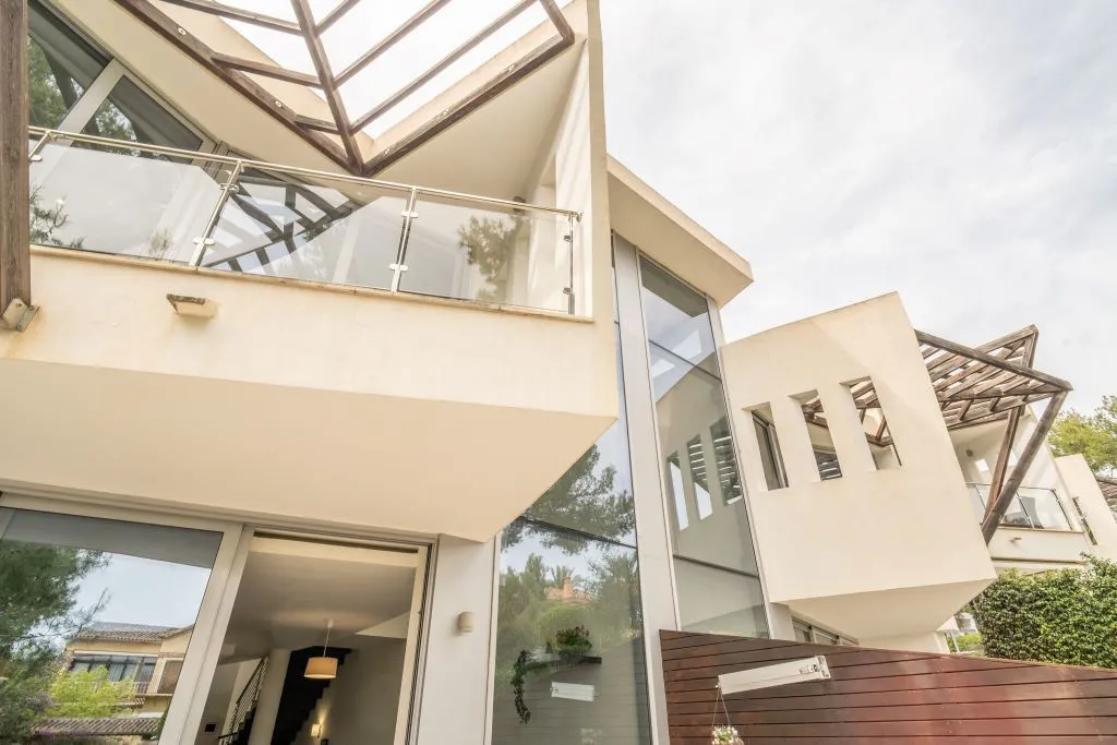 b0942ff0-74e4-4d26-a721-aa429b4790ab