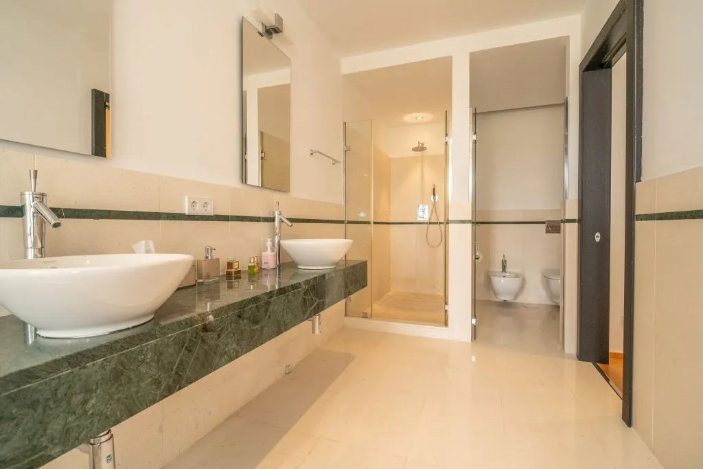 b92f39af-81c1-4ef9-85fd-821ddc2fba3b