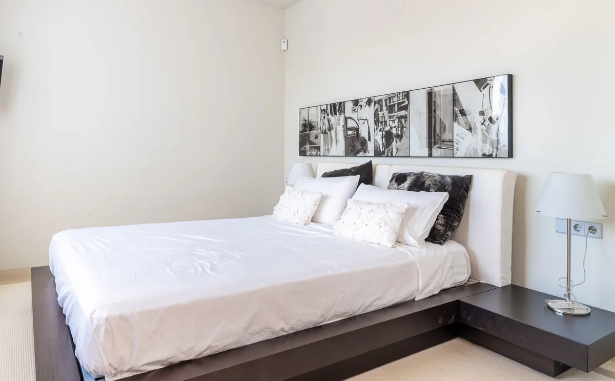 d7962999-0b45-4f2e-9cab-92280e0f288d