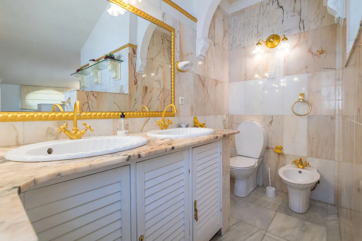 18d4b02f-88c7-459e-8c3d-a6163f710e67