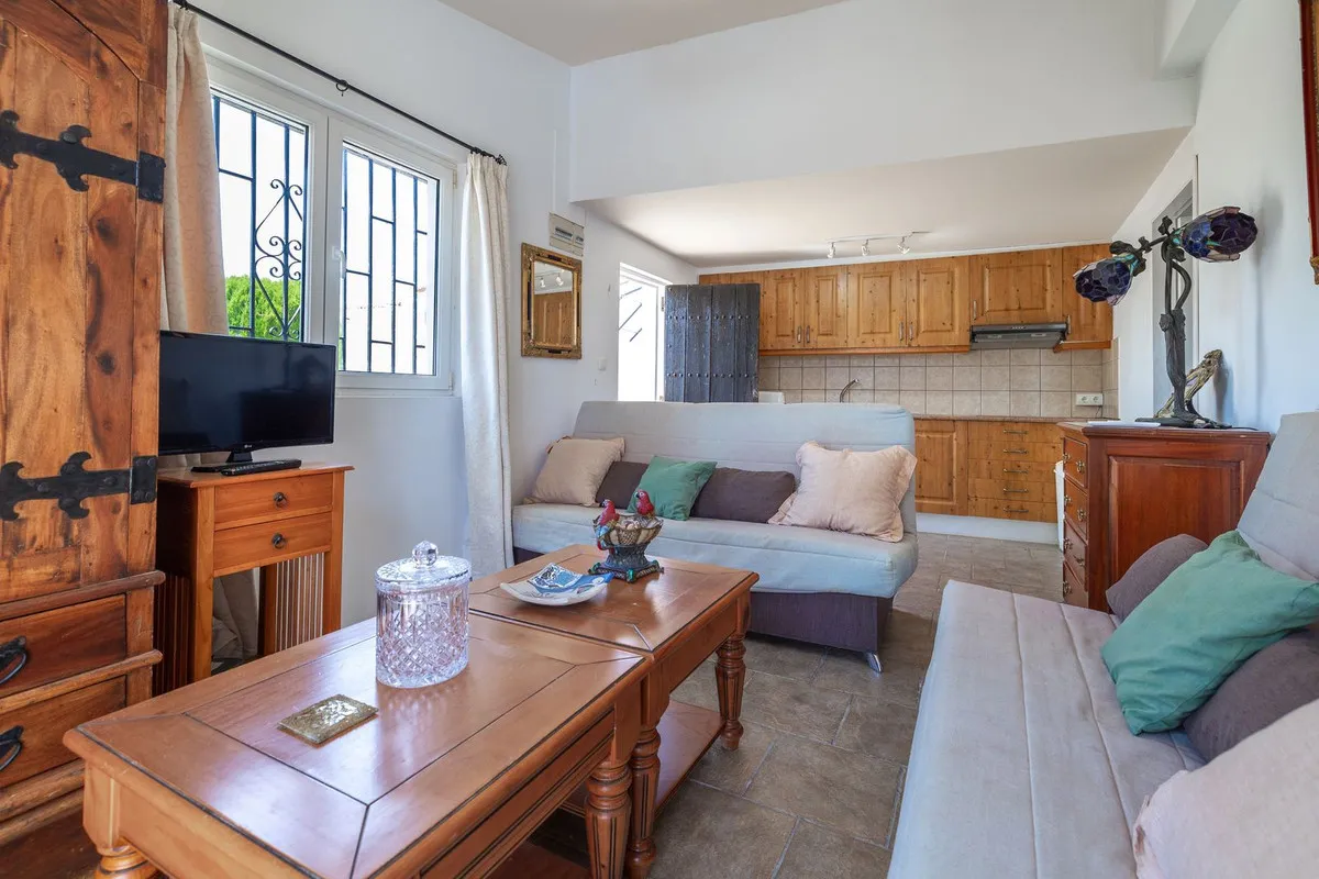 8b9b8525-7d2f-43c5-8229-980b3c9a6fcc