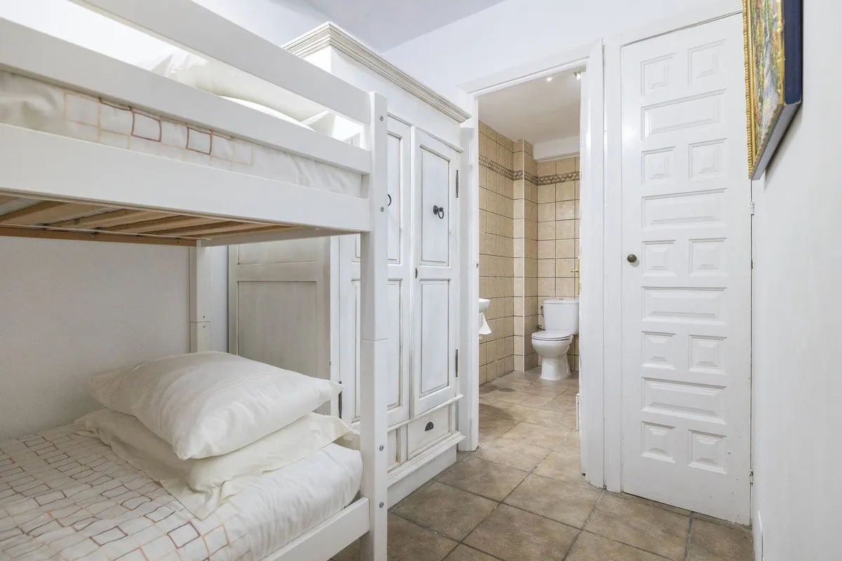 f10c32ed-f932-421d-8fcc-0a8016531e2c