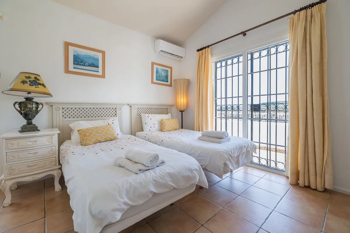 fc86ca35-2a6a-4d2c-b397-b0e5632ed501