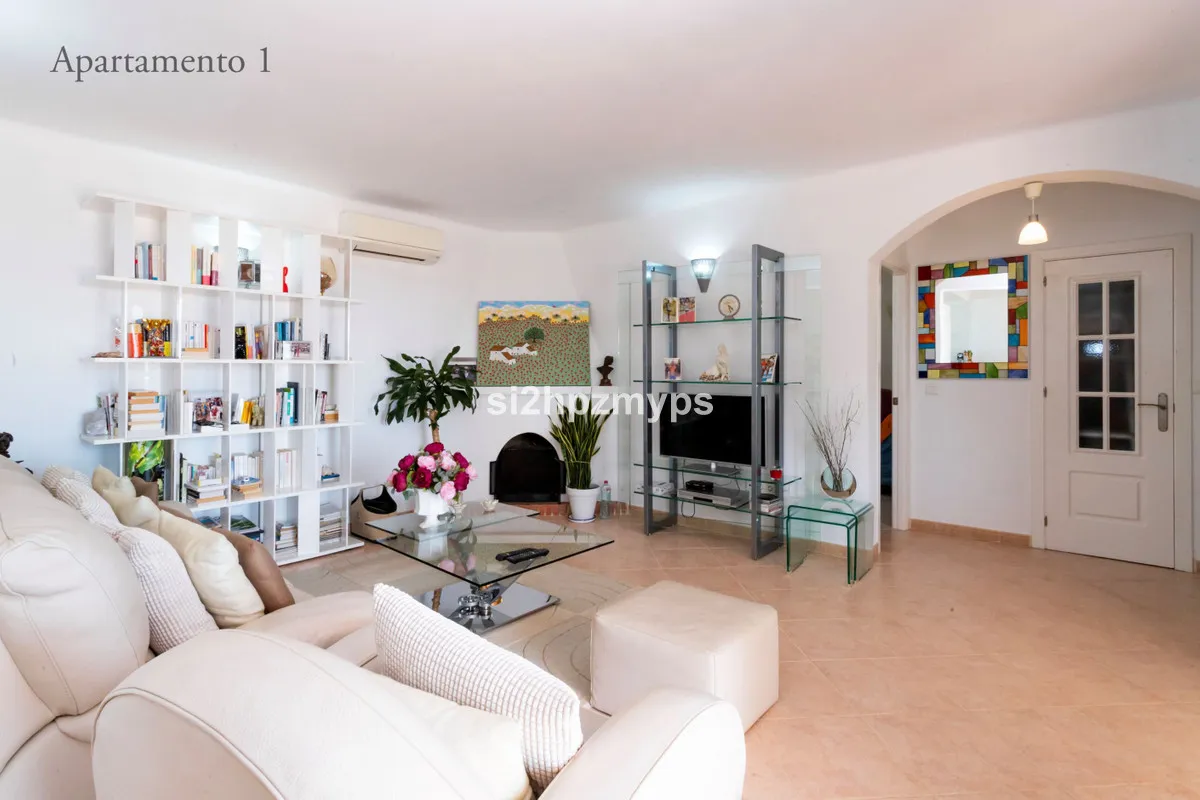 821045c2-2fe6-4196-b785-c575bd8b9174