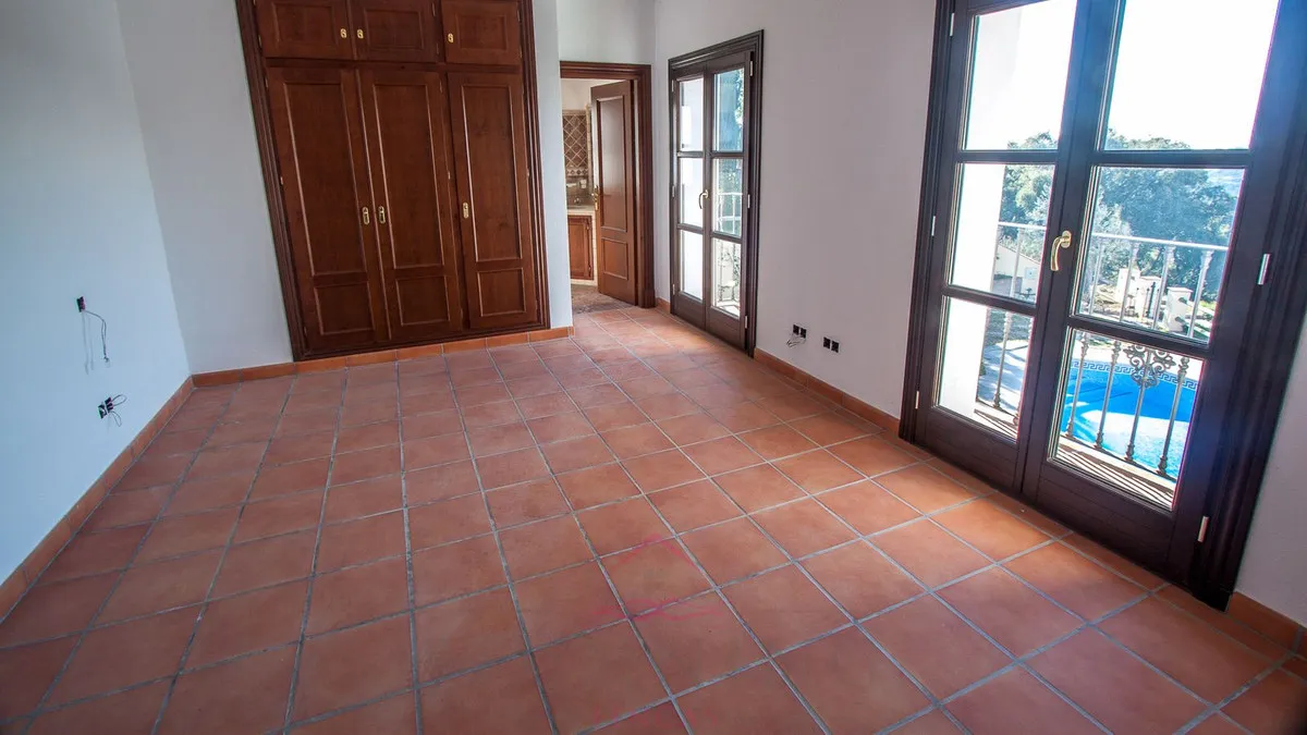 3edcc2bb-504a-4c69-b7ba-5d727b1a51b6