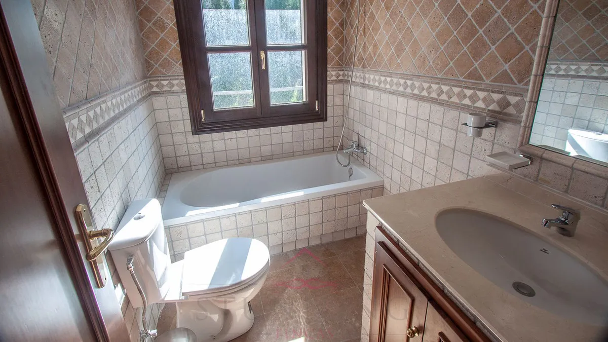 6d813ce4-6657-4cee-a80c-8b5c1bd6baeb