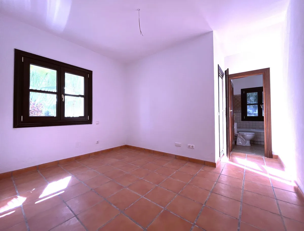 77dc7f8b-78e3-4d5a-a199-fc9fd544d0eb