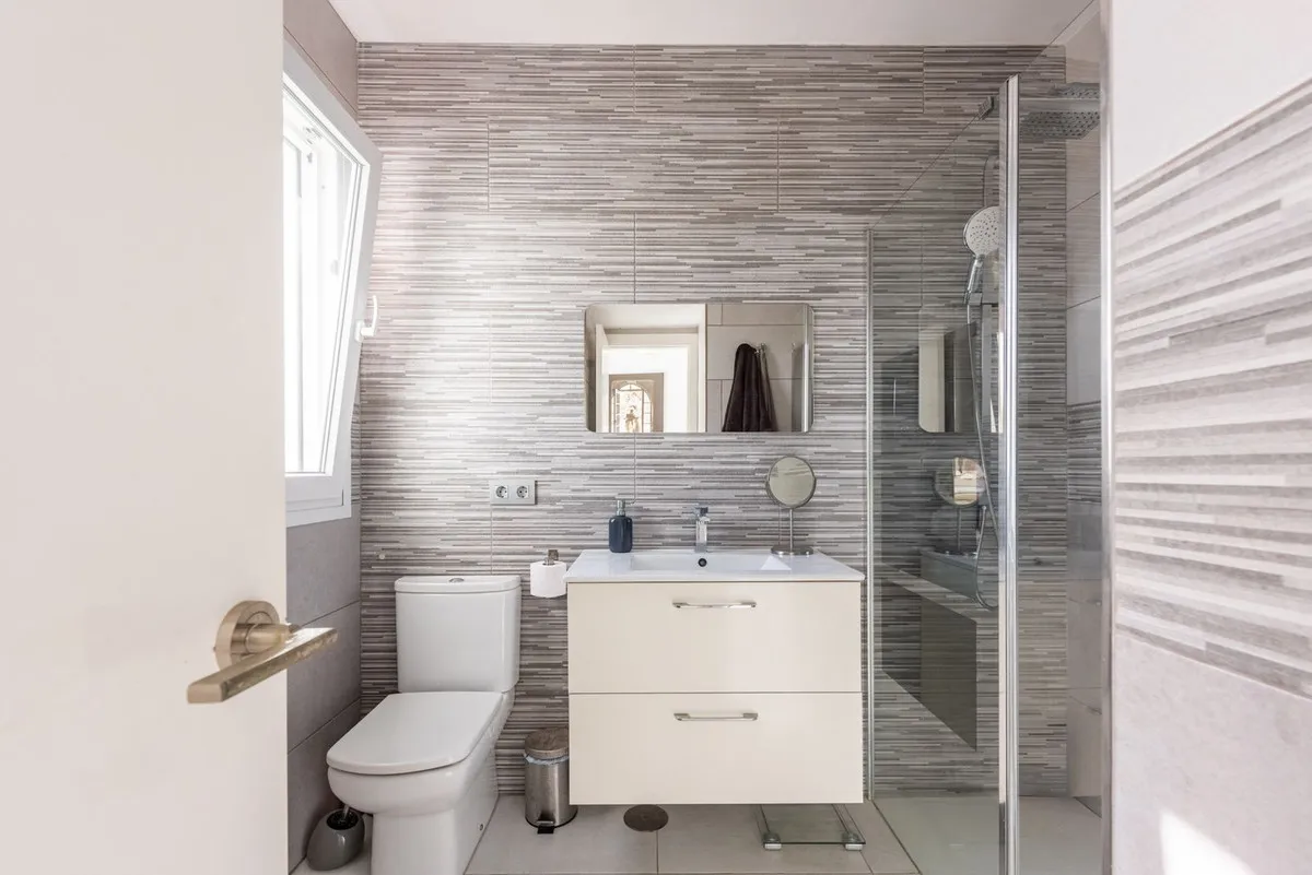 031dc4af-00c7-402b-ac18-d141d1070224