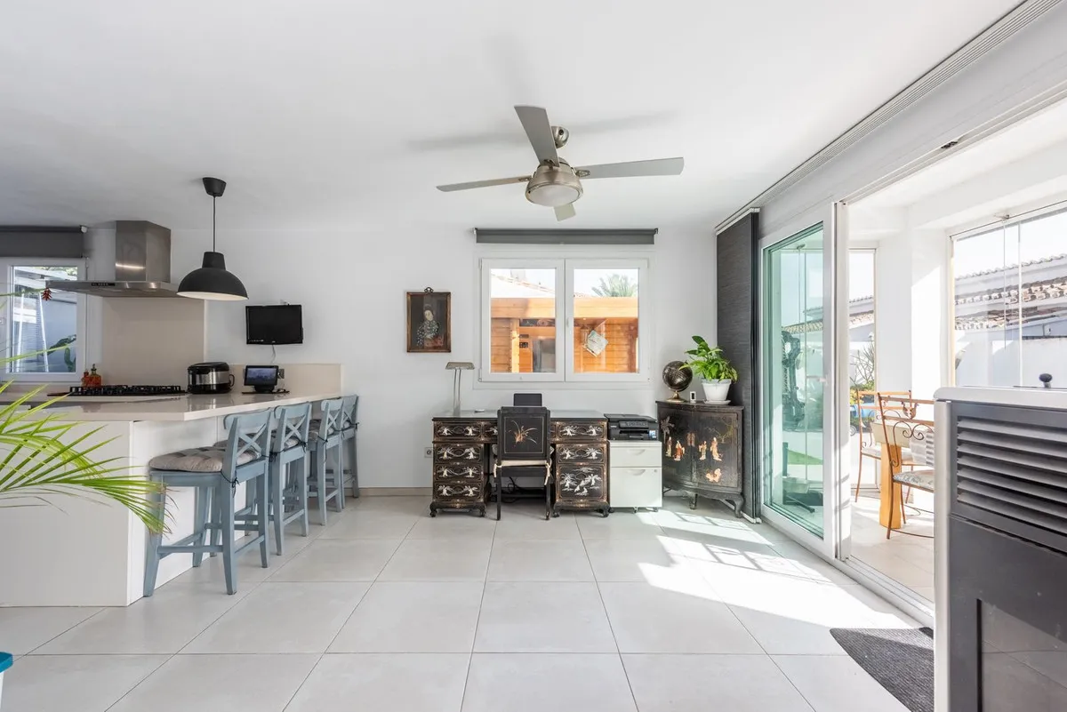 c395ab0d-03bd-4c79-89a7-4866b727fa3a