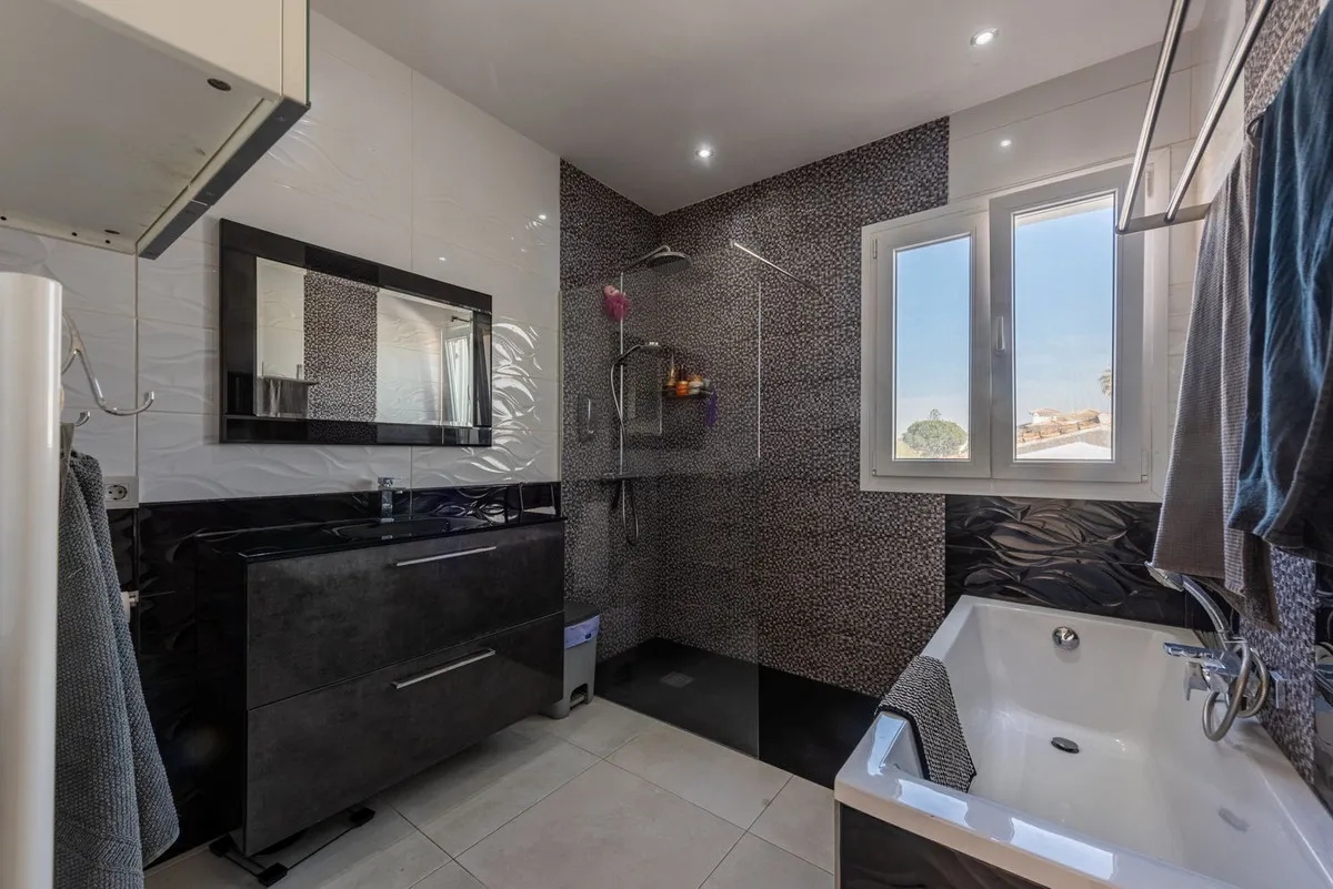 e3a59e0f-3ac2-4bc3-8880-eac17ab496be