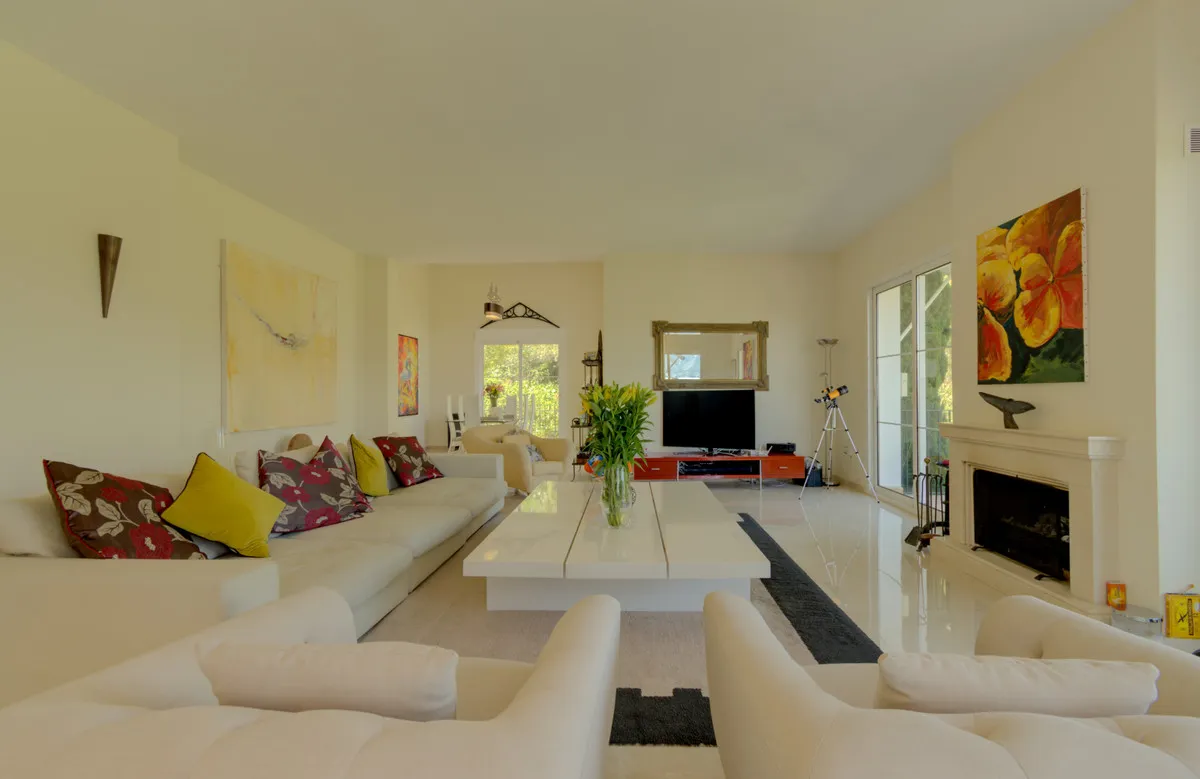 6fe57286-d2d7-45f9-8d6c-0ff75dc34da0