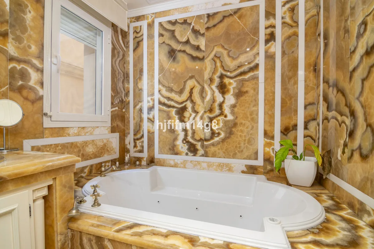 301bc864-a6cc-4a50-b3ec-d482caef8203