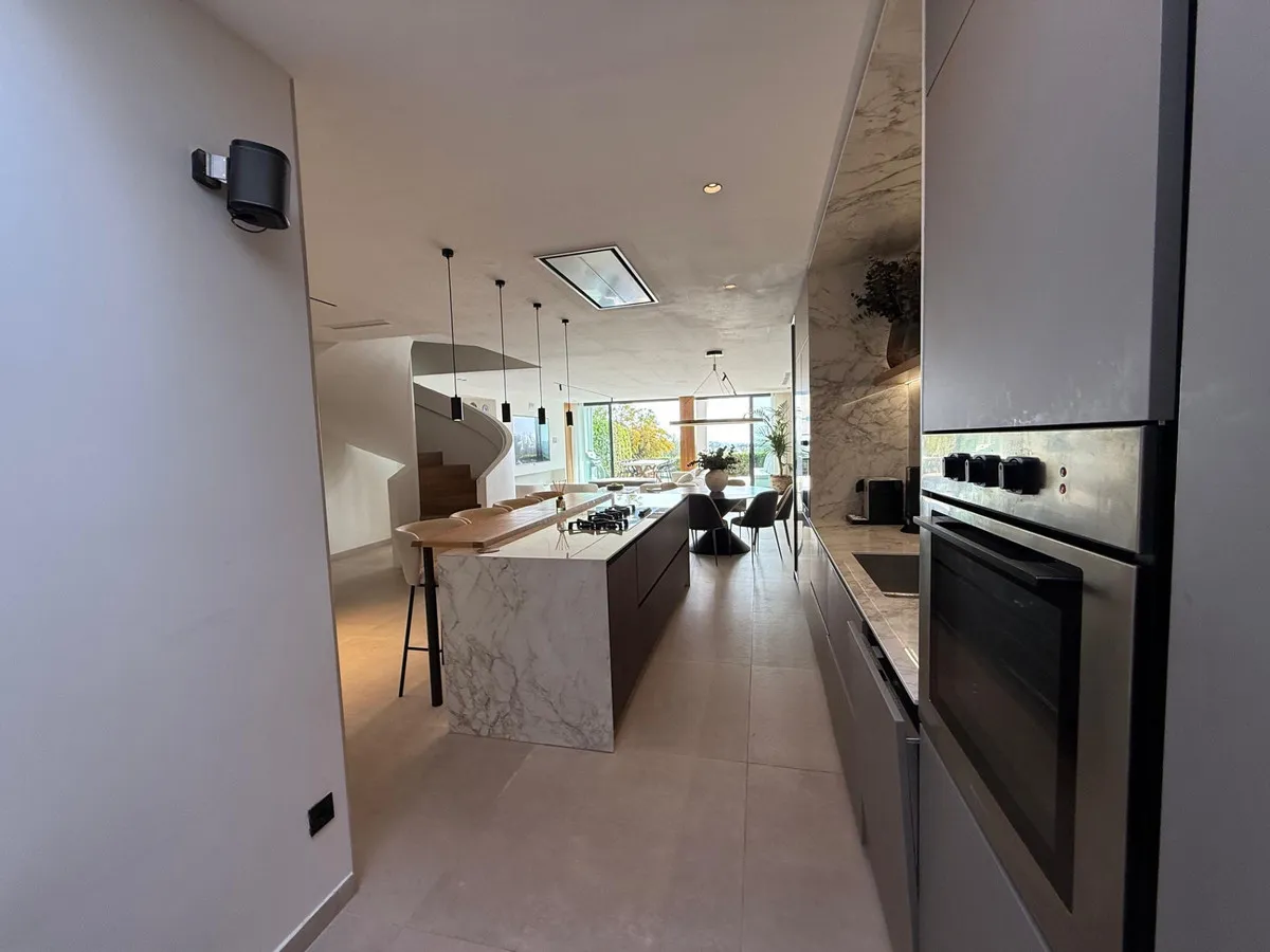 80f8fe32-c281-43c0-83f6-7da55a6d327c